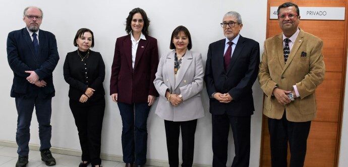 Ministra Wulf junto a ministros de la Corte de Temuco
