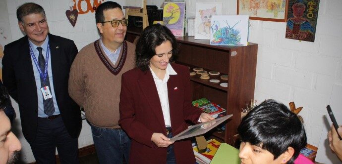 Ministra Wulf en recorrido por centro de rehabilitación